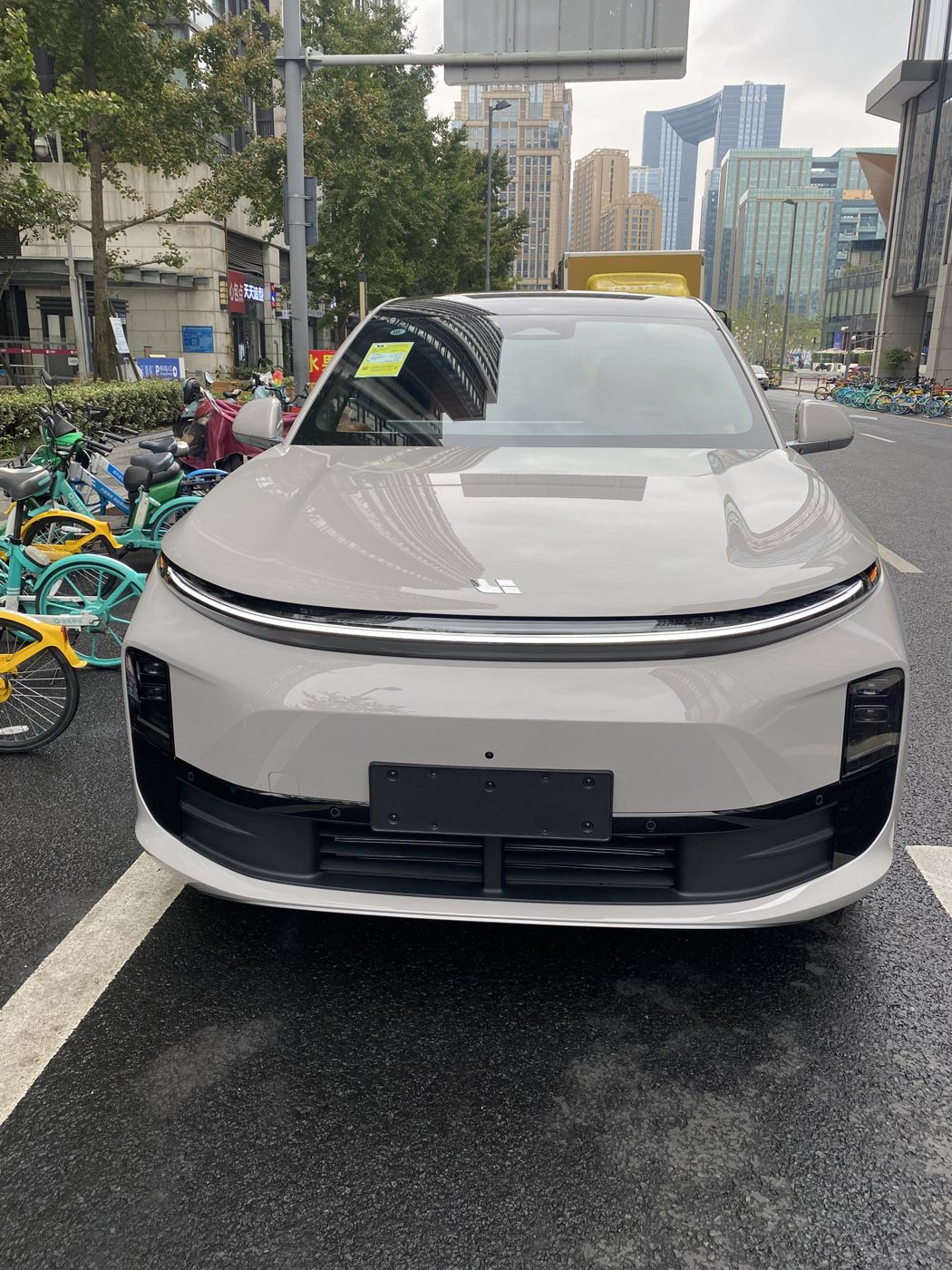 XPJ MEGA 高压纯电 MPV
